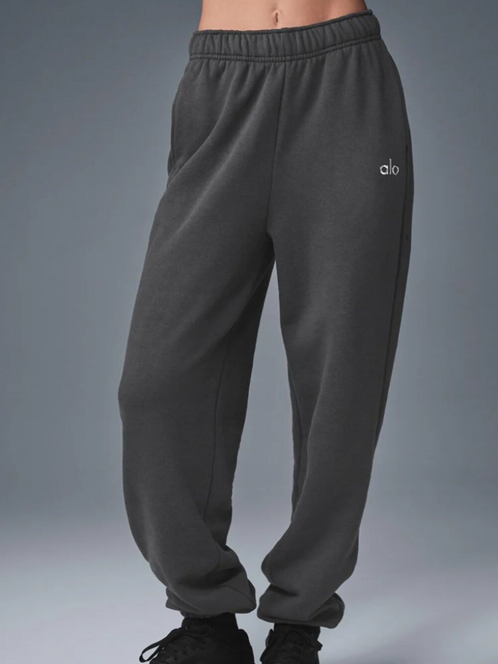 Alo Accolade Sweatpants Antracite size medium NWT